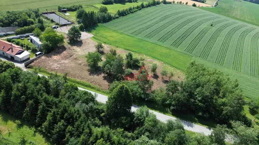 Prodej pozemku pro bydlení, Černíkovice, 2335 m2