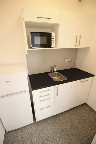 Pronájem kanceláře, Praha - Žižkov, Husitská, 63 m2
