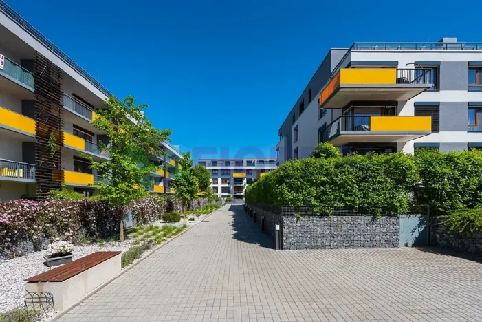 Pronájem bytu 1+kk, Praha - Motol, Plzeňská, 28 m2