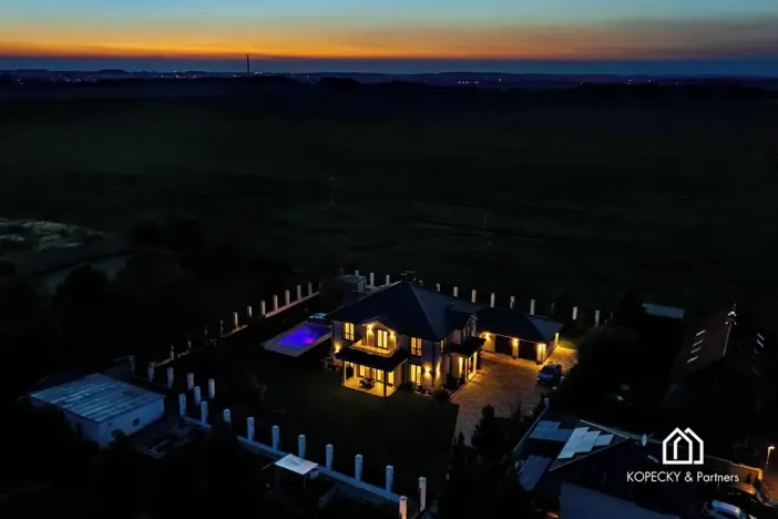 Prodej rodinného domu, Přezletice, Čakovická, 405 m2