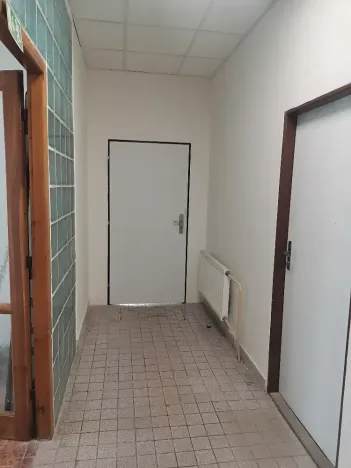Pronájem kanceláře, Hradec Králové, Vážní, 99 m2