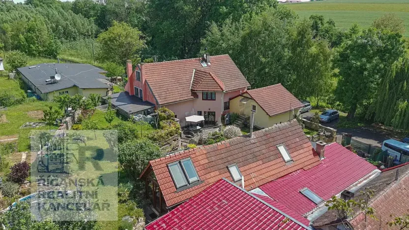 Prodej rodinného domu, Červené Pečky, Dobešovice, 354 m2