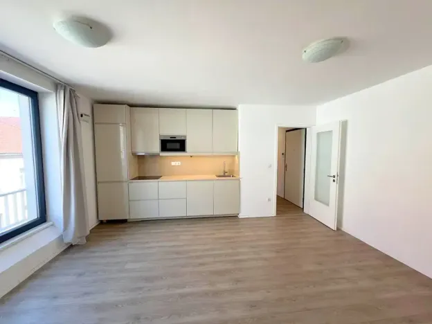 Pronájem bytu 1+kk, Praha - Smíchov, Pod Barvířkou, 36 m2