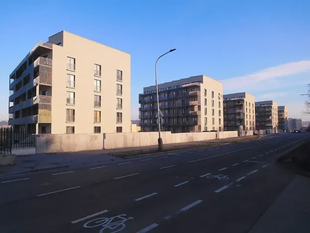Pronájem garážového stání, Praha - Libeň, Novovysočanská, 15 m2
