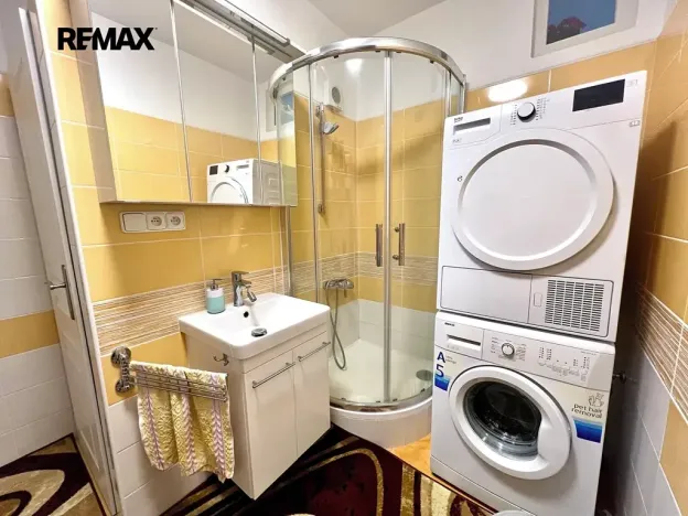Prodej bytu 3+1, Praha - Prosek, Veltruská, 58 m2