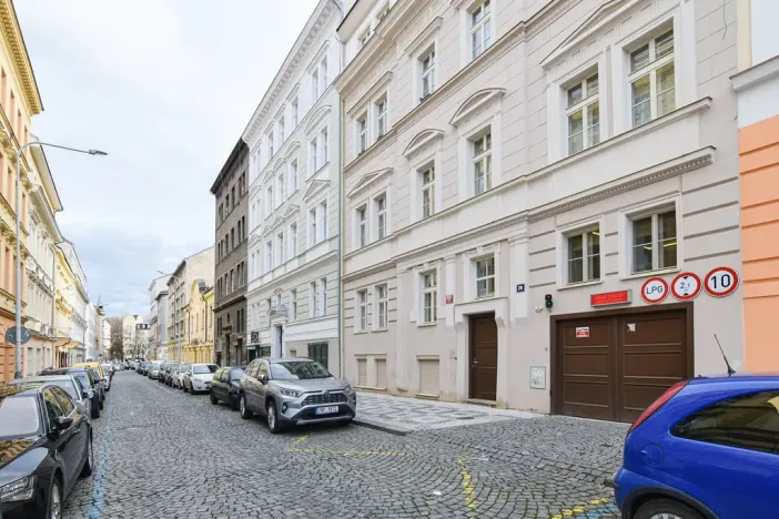 Pronájem bytu 1+kk, Praha - Žižkov, Štítného, 34 m2
