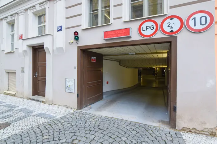 Pronájem bytu 1+kk, Praha - Žižkov, Štítného, 34 m2