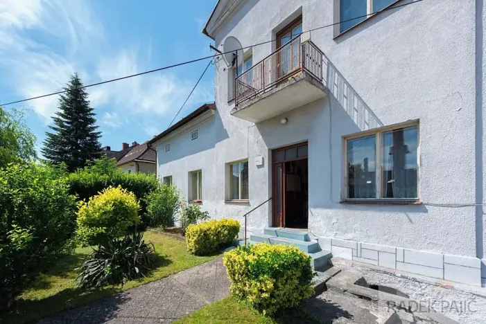 Prodej rodinného domu, Dobrovice, Palackého náměstí, 218 m2
