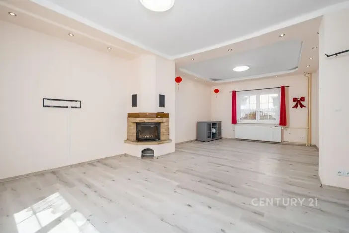 Prodej rodinného domu, Chlumec, Holubova, 241 m2