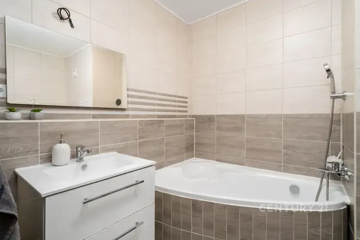 Prodej bytu 3+kk, Děčín, Oblouková, 74 m2