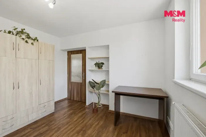 Prodej bytu 3+1, Kněževes, Štrosova, 55 m2