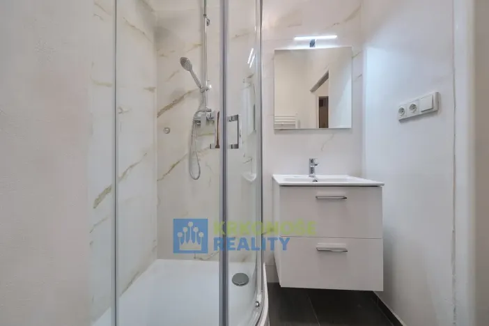 Pronájem bytu 2+1, Stará Paka, Tovární, 60 m2