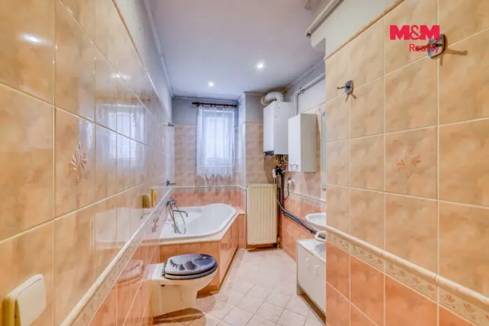 Prodej bytu 2+1, Karlovy Vary - Bohatice, Na Výšině, 45 m2