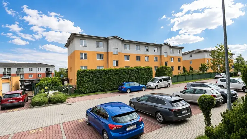 Pronájem bytu 1+kk, Praha - Horní Počernice, Dandova, 37 m2