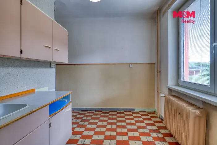 Prodej bytu 3+1, Nýrsko, Sídliště I, 56 m2