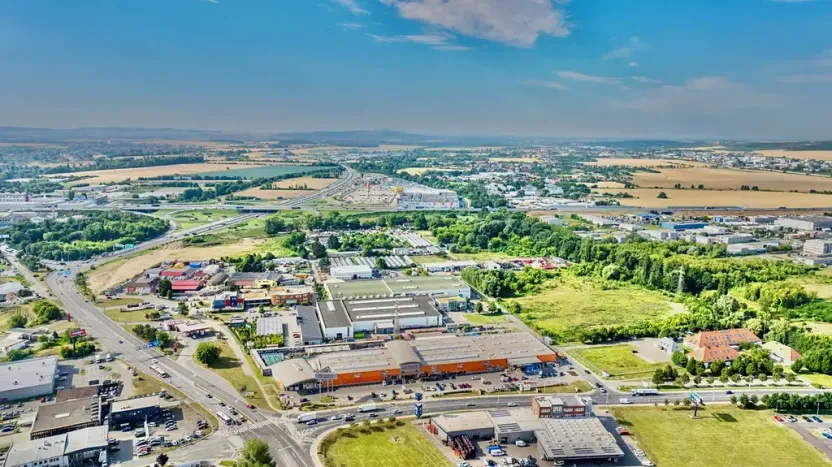 Prodej obchodního prostoru, Brno, Hněvkovského, 1000 m2