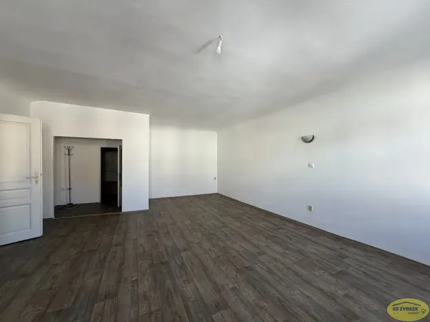 Pronájem bytu 2+1, Kroměříž, Riegrovo náměstí, 92 m2