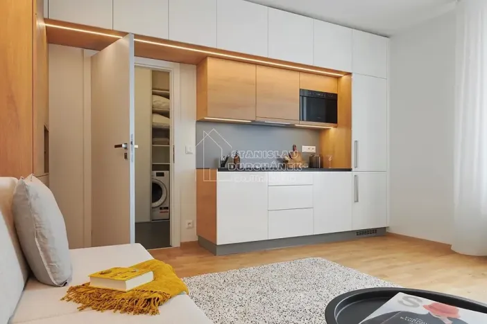 Pronájem bytu 1+kk, Praha - Střížkov, Střížkovská, 28 m2