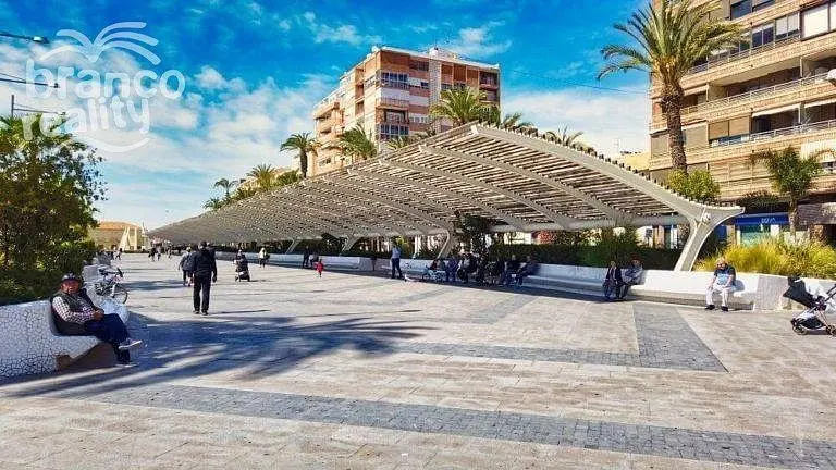 Prodej bytu 4+kk, Torrevieja, Alicante, Španělsko, 96 m2