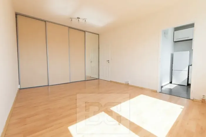 Pronájem bytu 1+kk, Praha - Troja, Krynická, 29 m2