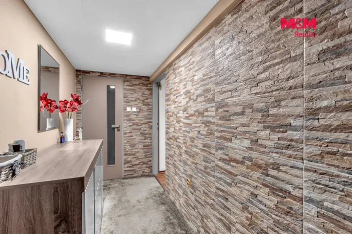 Prodej bytu 2+1, Valdice, Sídliště, 66 m2
