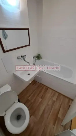 Pronájem pokoje, Zlín, Osvoboditelů, 80 m2