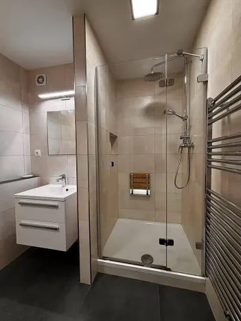 Pronájem bytu 2+kk, Praha - Košíře, Dubrovnická, 40 m2