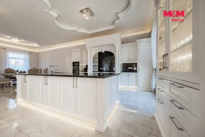 Prodej rodinného domu, Šestajovice, U Váhy, 356 m2