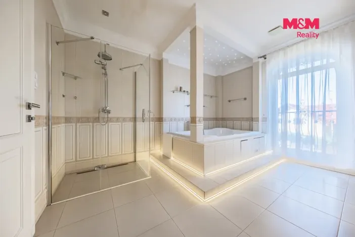Prodej rodinného domu, Šestajovice, U Váhy, 356 m2