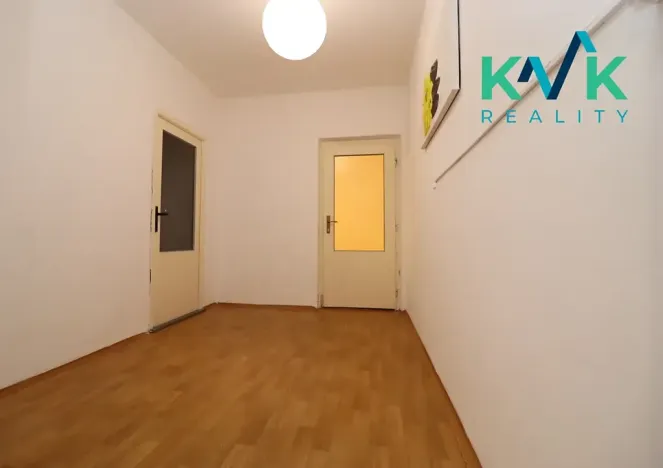 Prodej bytu 3+1, Karlovy Vary, Konečná, 82 m2