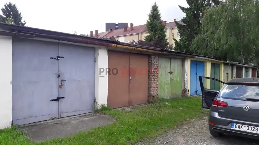 Pronájem garáže, Ostrava, Korunní, 18 m2