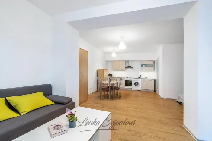 Prodej bytu 1+kk, Pardubice - Zelené Předměstí, Hronovická, 62 m2