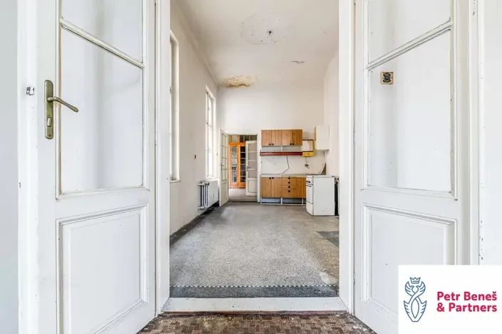 Prodej obchodního prostoru, Rakovník, Husovo náměstí, 622 m2