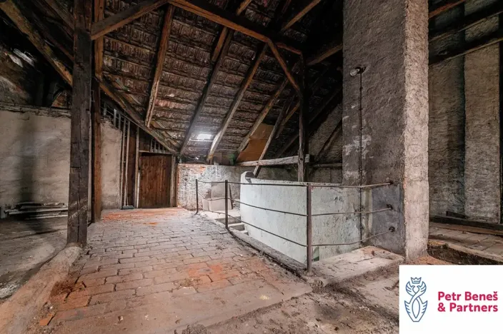 Prodej obchodního prostoru, Rakovník, Husovo náměstí, 622 m2