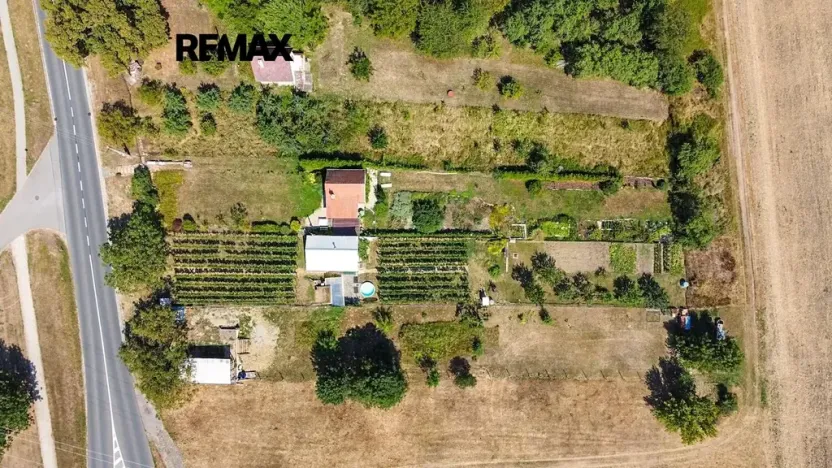 Prodej zahrady, Tvrdonice, 1072 m2