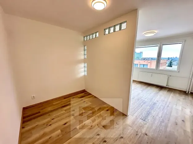 Pronájem bytu 1+1, Praha - Hostivař, plukovníka Mráze, 39 m2