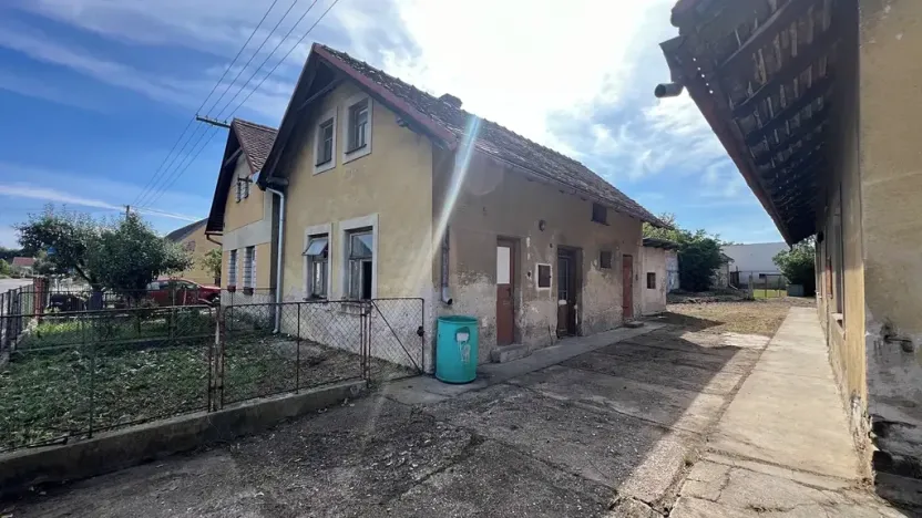 Prodej rodinného domu, Břehy, Bahníkova, 198 m2