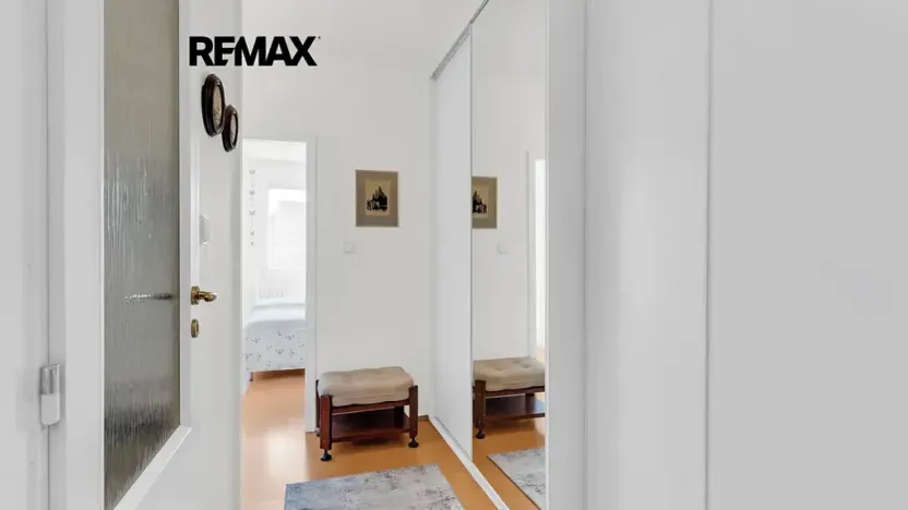 Prodej bytu 2+kk, Praha - Horní Měcholupy, Neapolská, 43 m2