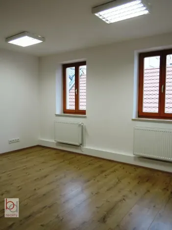 Pronájem kanceláře, České Budějovice, Krajinská, 73 m2