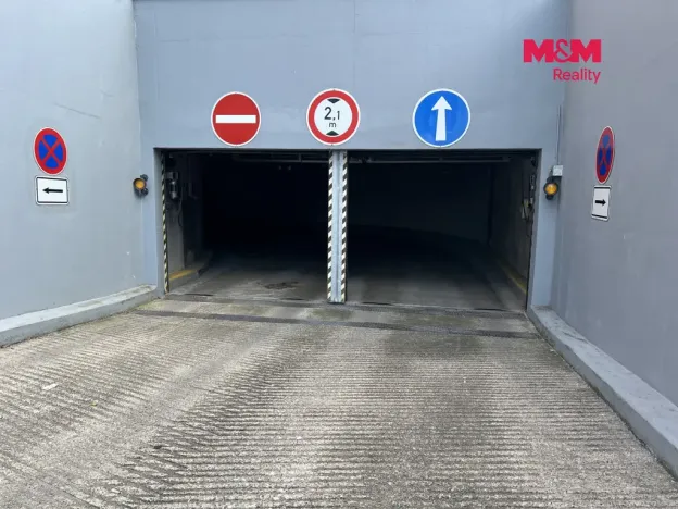 Pronájem garážového stání, Mladá Boleslav - Mladá Boleslav III, U Kasáren, 18 m2