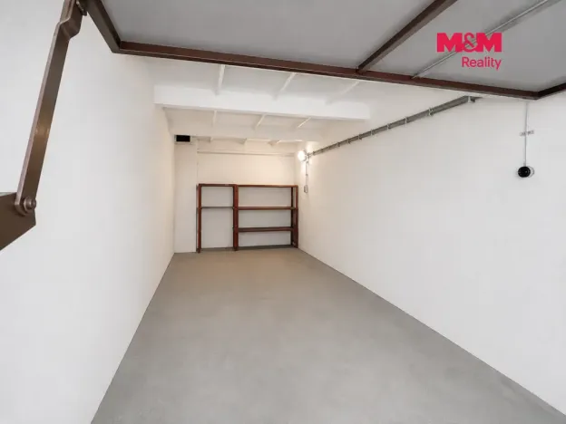 Pronájem garáže, Kladno, Bellevue, 17 m2