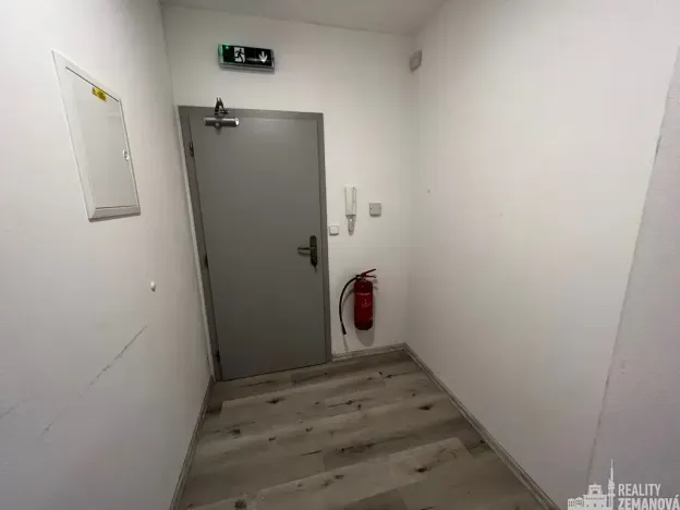 Pronájem bytu 1+kk, Praha - Malá Chuchle, Paroplavební, 22 m2