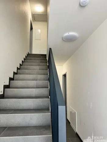 Pronájem bytu 2+kk, Jesenice, Hlavní, 47 m2