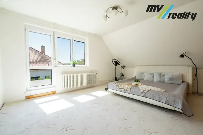 Prodej rodinného domu, Městec Králové, Třešňová, 300 m2