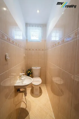 Prodej rodinného domu, Městec Králové, Třešňová, 300 m2