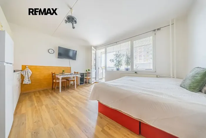 Prodej bytu 1+kk, Praha - Kamýk, Dobevská, 25 m2