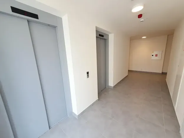 Pronájem bytu 1+kk, Praha - Vysočany, Pod Harfou, 45 m2