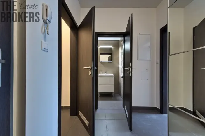 Pronájem bytu 1+kk, Praha - Karlín, U Mlýnského kanálu, 37 m2