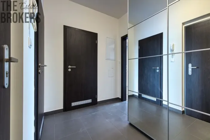 Pronájem bytu 1+kk, Praha - Karlín, U Mlýnského kanálu, 37 m2