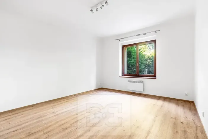 Pronájem bytu 2+kk, Praha - Řepy, Karlovarská, 42 m2